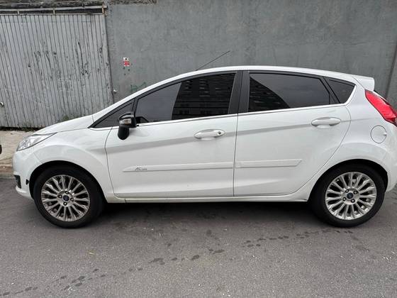 FORD FIESTA 1.6 TITANIUM HATCH 16V FLEX 4P POWERSHIFT